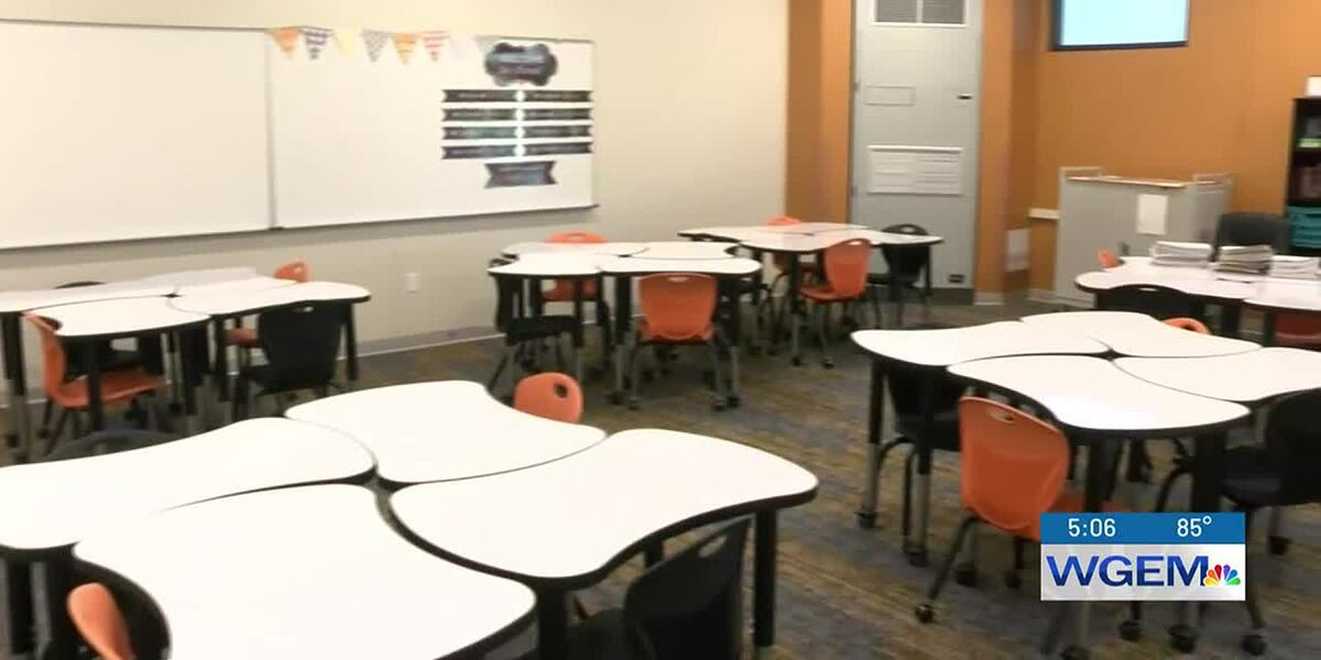 Wgem Building Residents get a peek into new Macomb Middle School building