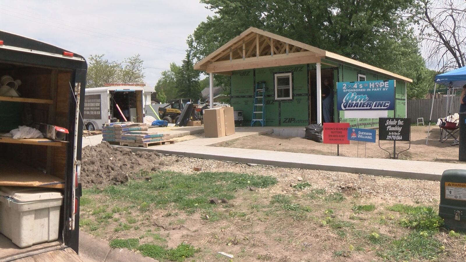 Wgem Building 2x4′s For Hope in Iowa building home for veteran