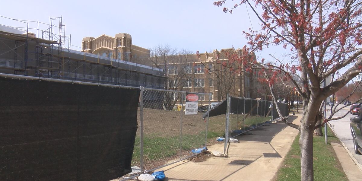 Wgem Building QPS Board of Education to continue construction on building’s front façade