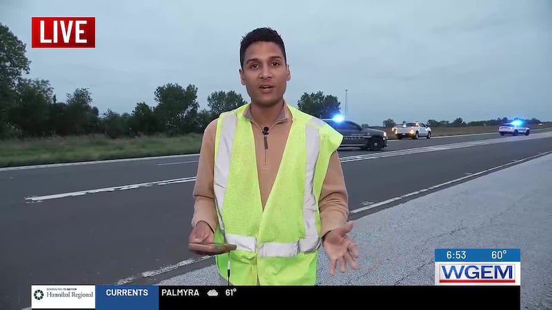 A traffic crash near Mendon, Illinois, has caused a roadblock Thursday morning.